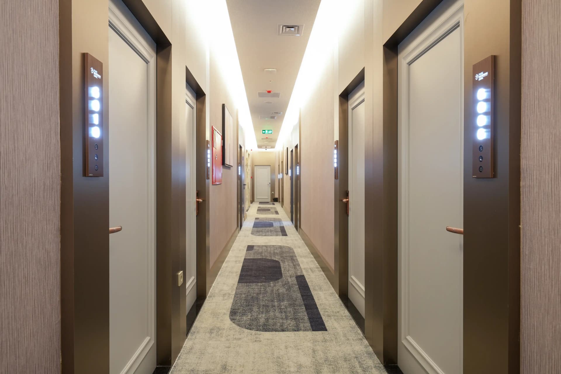 Park Kartal Hotel oda koridoru
