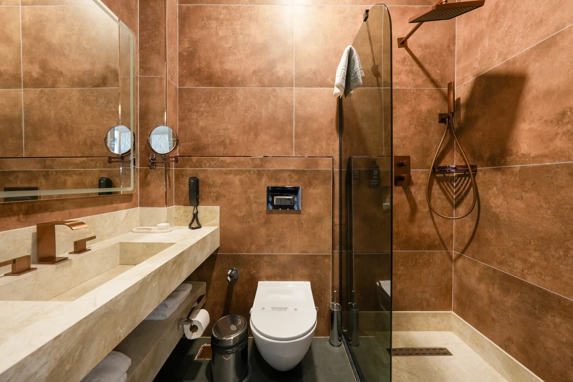 Standart oda duşlu özel banyo alanı